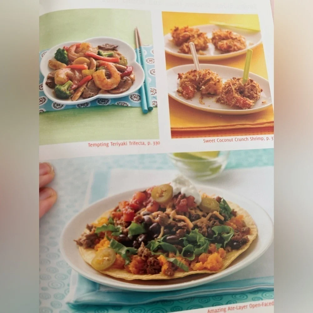 Barnes & Noble Hungry Girl 300 under 300 by Lisa Lillian Cookbook NEW